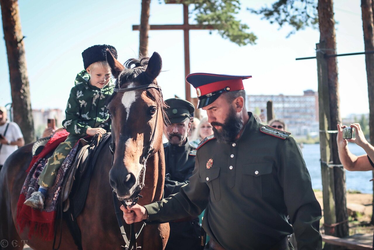 Конный сюжет на мероприятии казачьей традиции