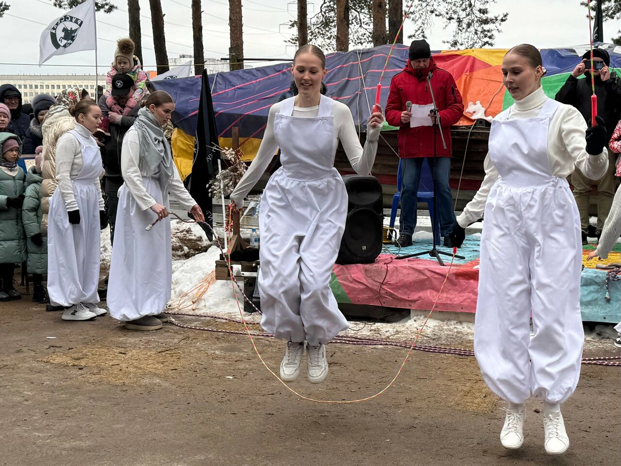 Танцевальное выступление на площадке Хутора